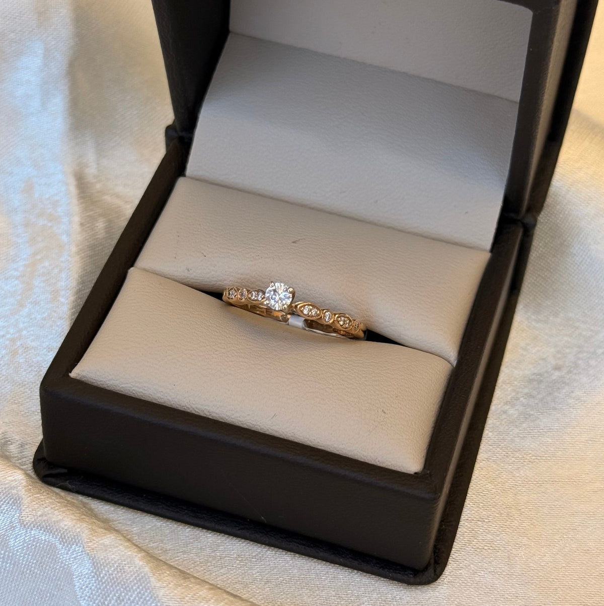 Anillo De Compromiso "Renata"
