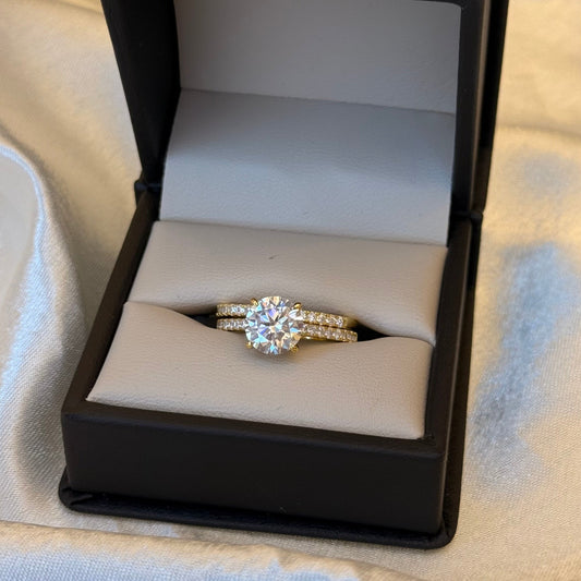 Conjunto churumbela y anillo de compromiso moissanita